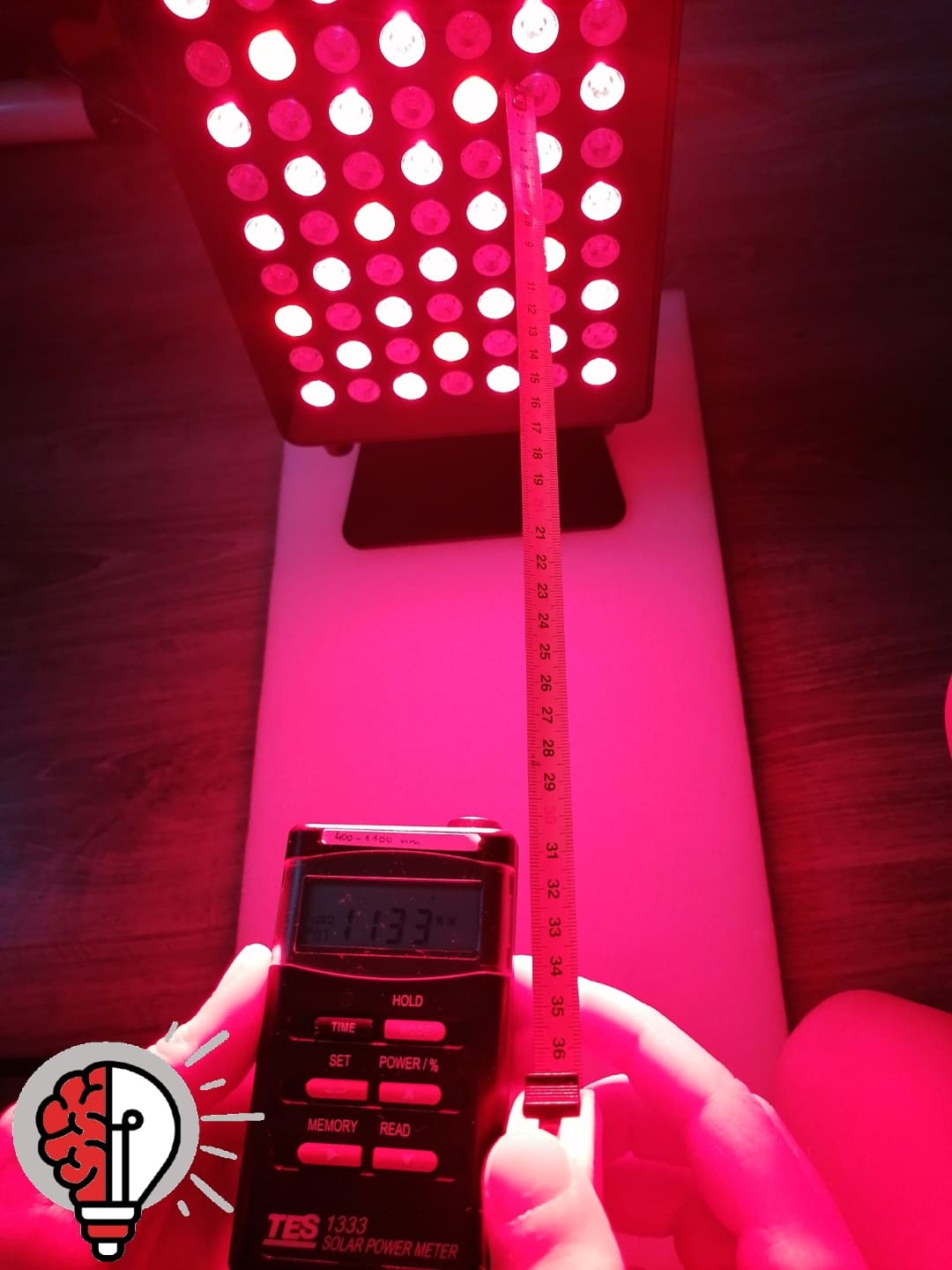 Meranie flickeru infrapanelu Mitochondriak® Office spektrometrom Uprtek